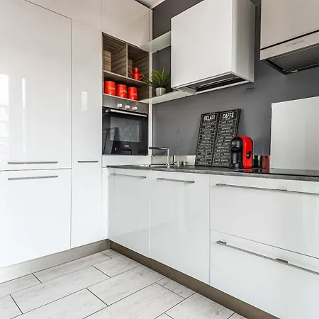 Altido Cosy 1-bed With Balcony Apartment Mailand