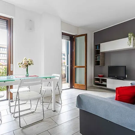 Altido Cosy 1-bed With Balcony *