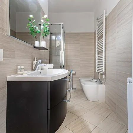 Altido Cosy 1-bed With Balcony * Milan